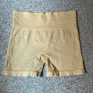 Ribbed high waisted biker shorts